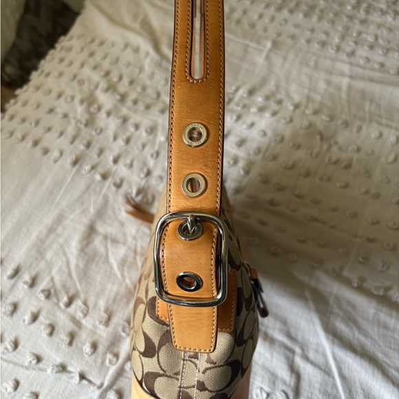 Coach East West Duffle Shoulder Bag - Picture 8 of 9